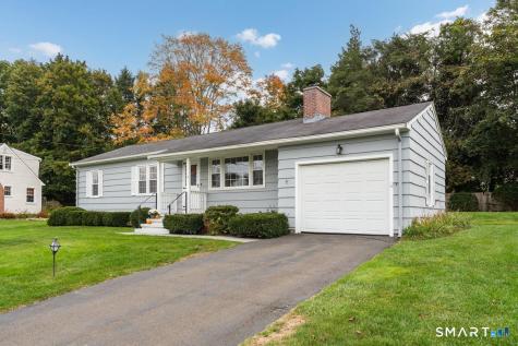9 Victoria Drive Branford CT 06405