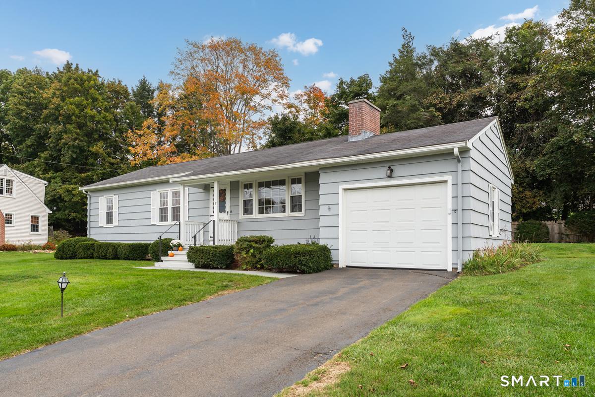 9 Victoria Drive Branford CT 06405