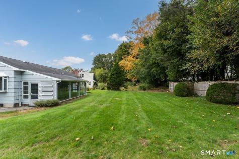 9 Victoria Drive Branford CT 06405