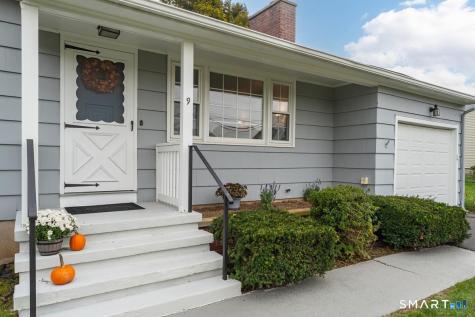 9 Victoria Drive Branford CT 06405