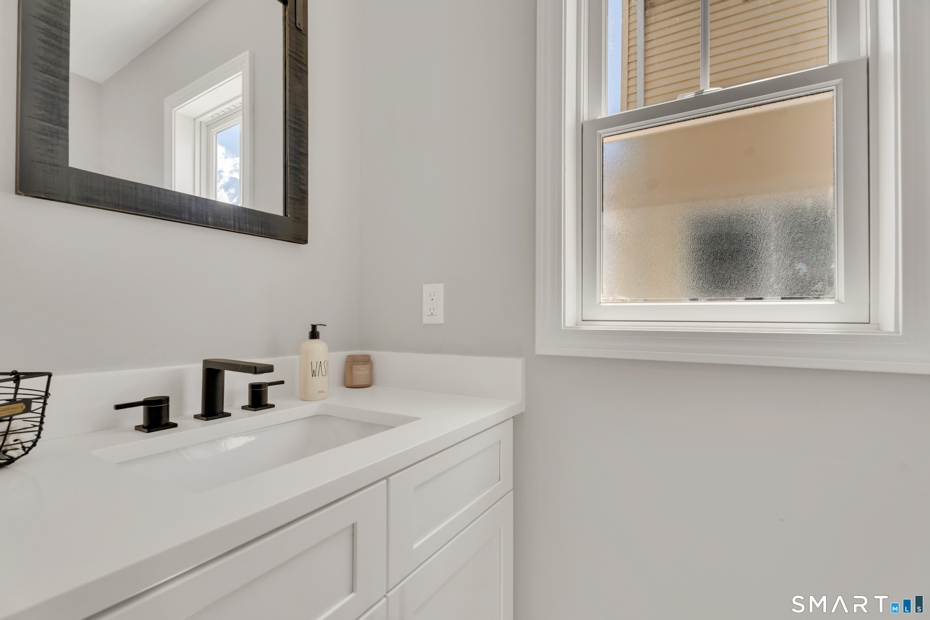 32 Deerfield Avenue Milford CT 06460