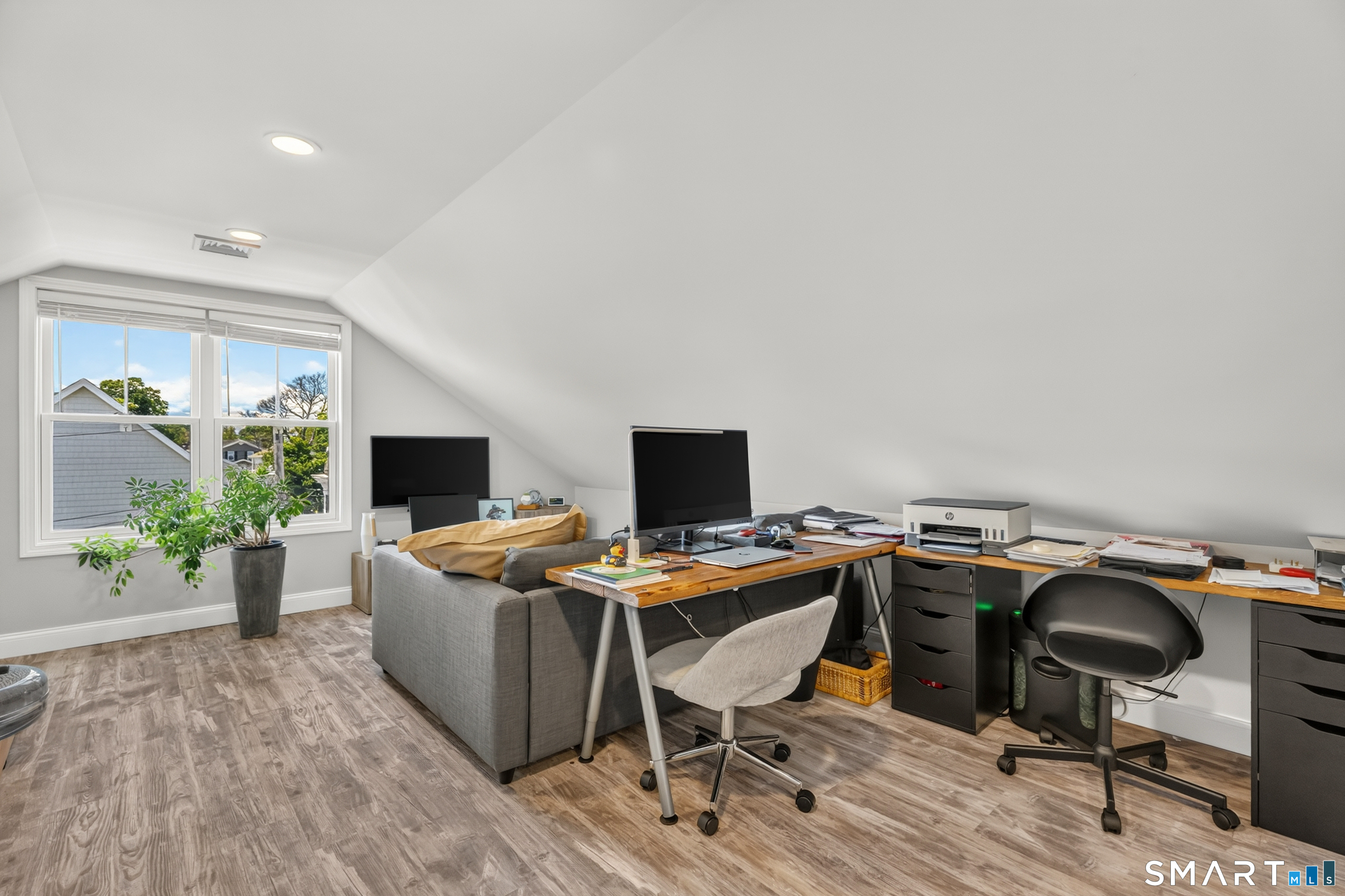 32 Deerfield Avenue Milford CT 06460