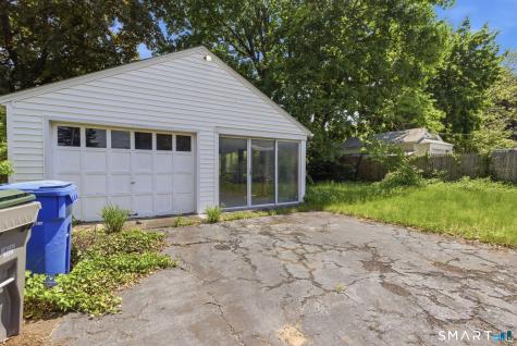 123 Benton Street Manchester CT 06040