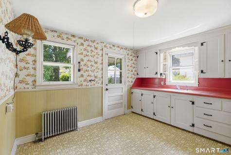 123 Benton Street Manchester CT 06040