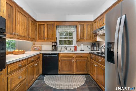 85 Dean Road East Lyme CT 06333