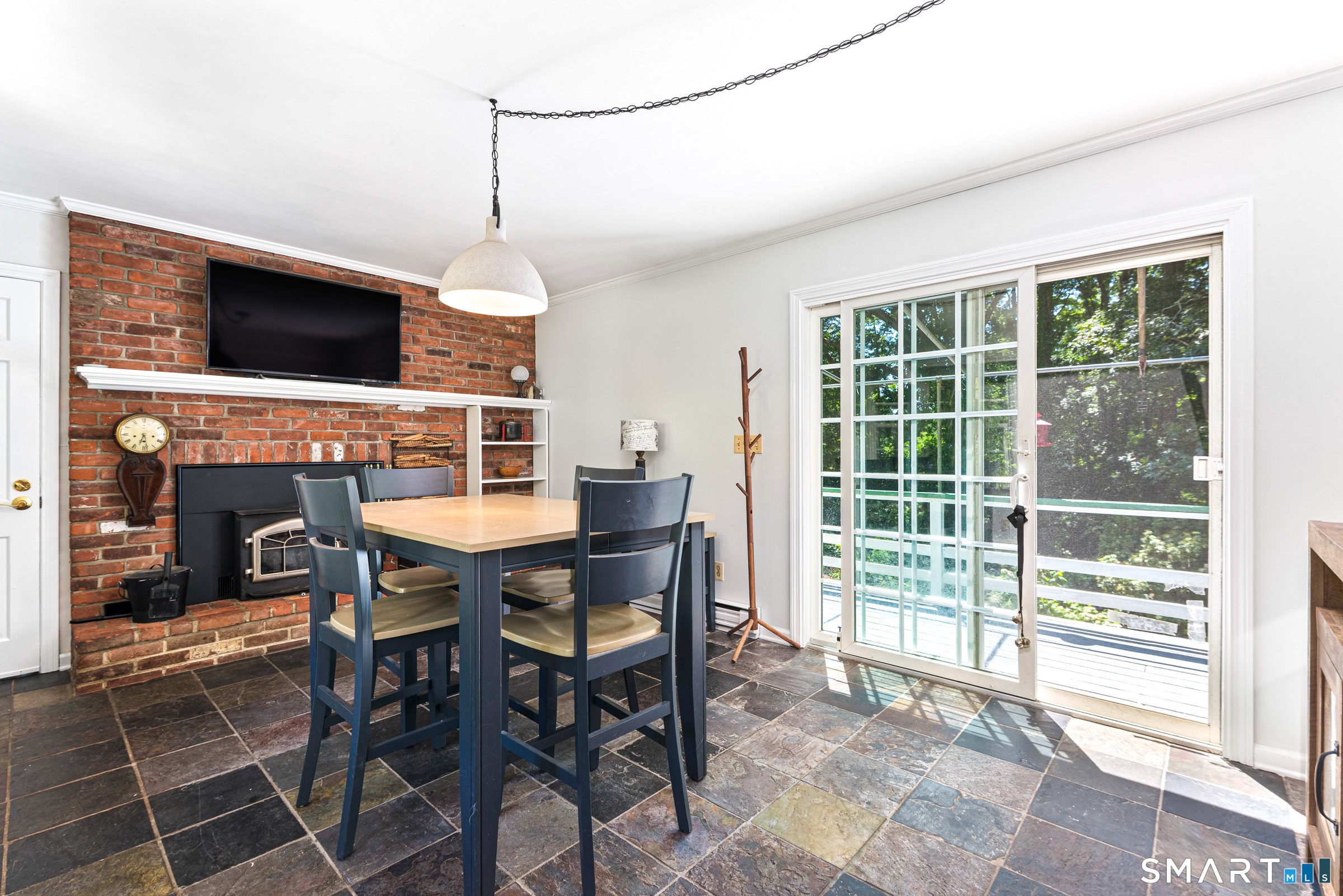 85 Dean Road East Lyme CT 06333