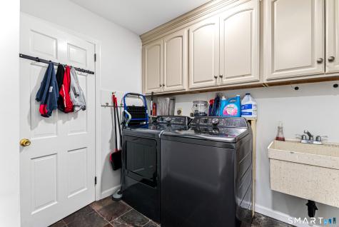 85 Dean Road East Lyme CT 06333