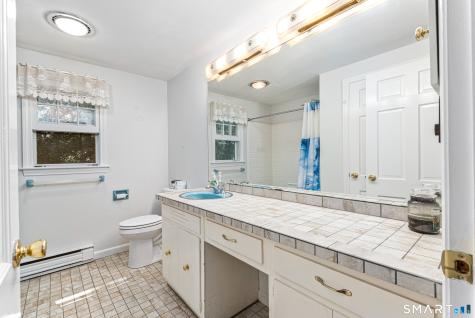 85 Dean Road East Lyme CT 06333