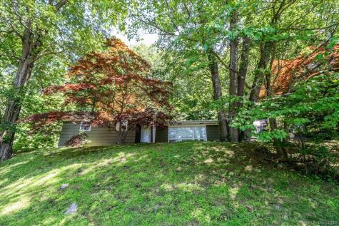 71R Mill Plain Road Danbury CT 06811