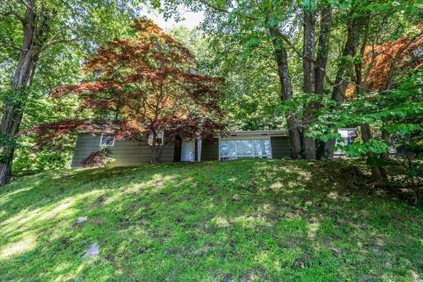 71R Mill Plain Road Danbury CT 06811