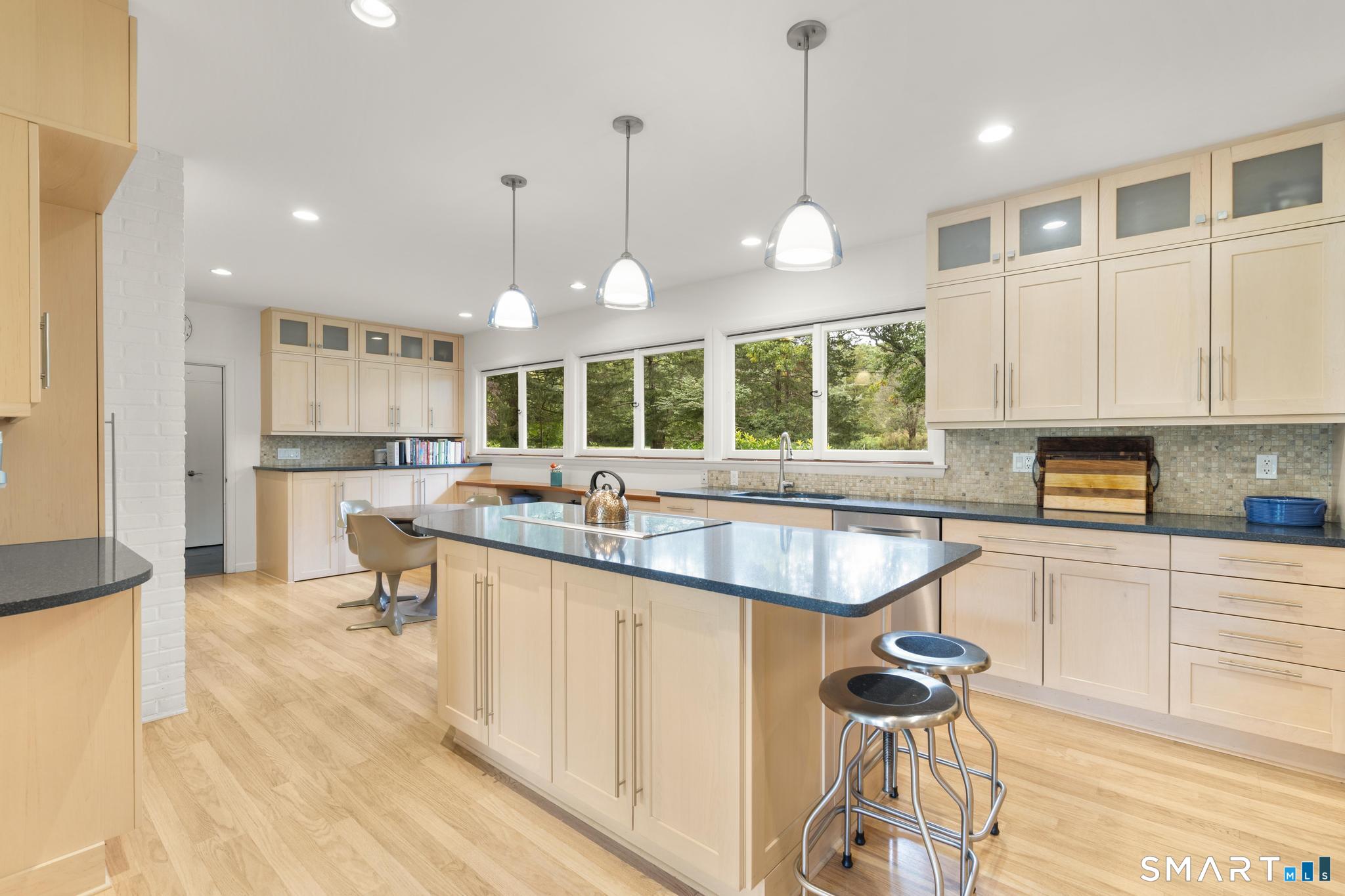 10 Fox Hill Road Woodbridge CT 06525