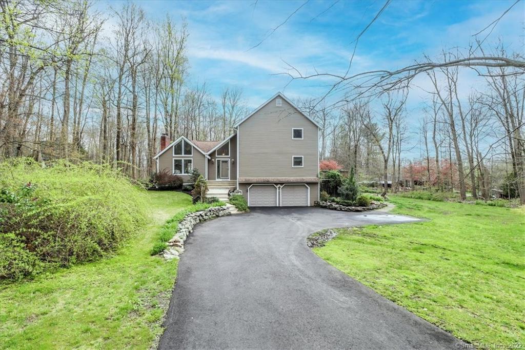17 Old Stagecoach Road Redding CT 06896