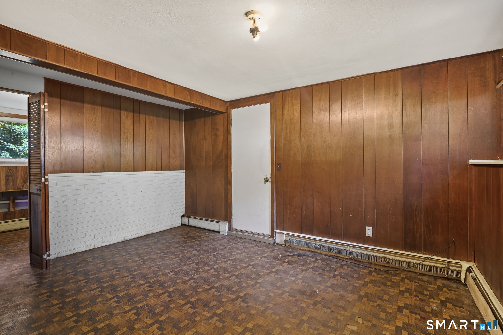 19 Crestwood Road Monroe CT 06468