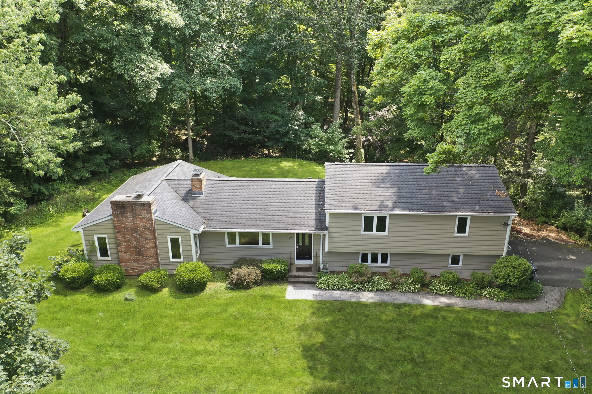 19 Crestwood Road Monroe CT 06468