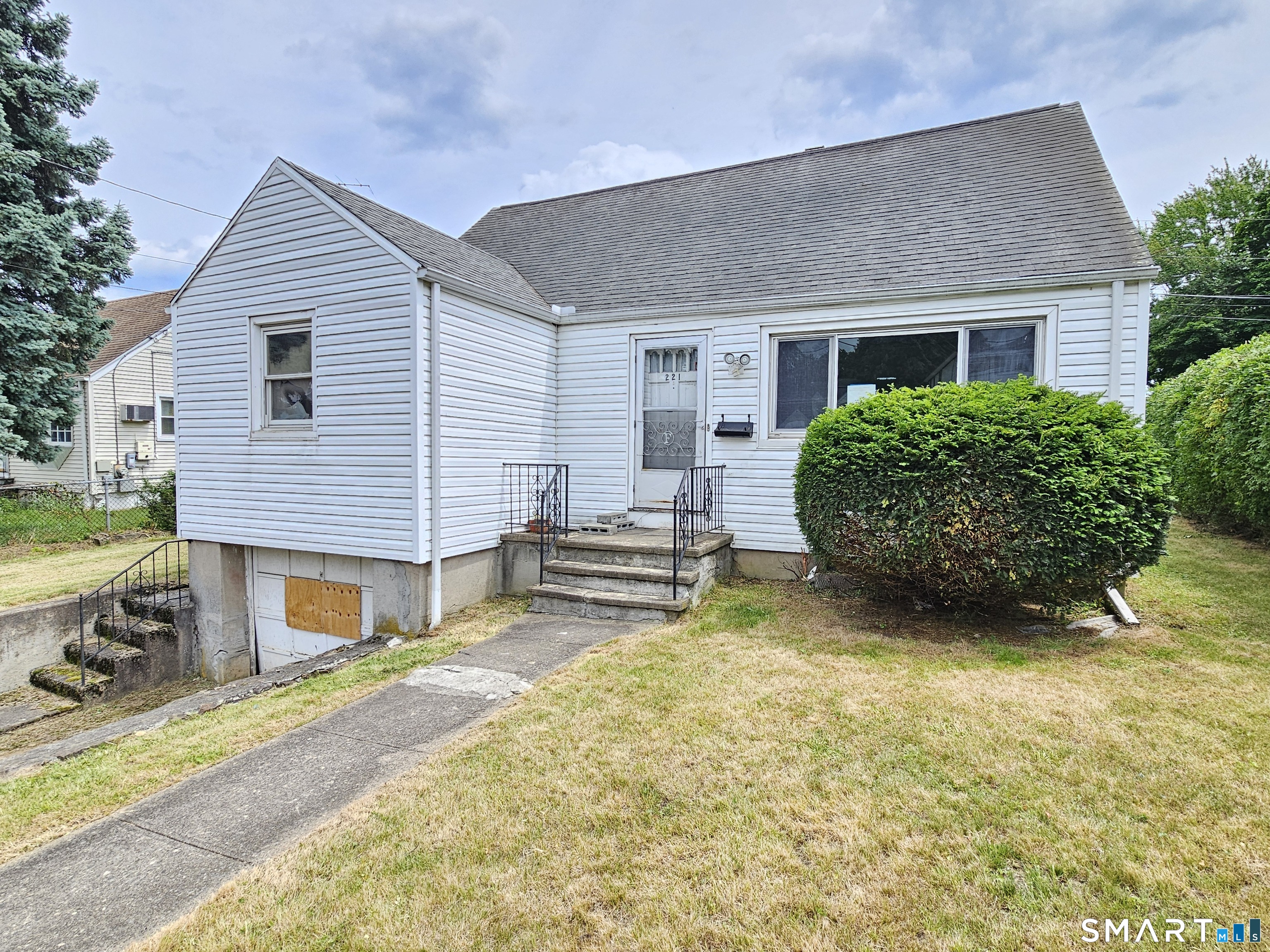 221 Truman Street Bridgeport CT 06606
