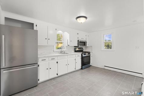 18 Gilbert Lane Branford CT 06405