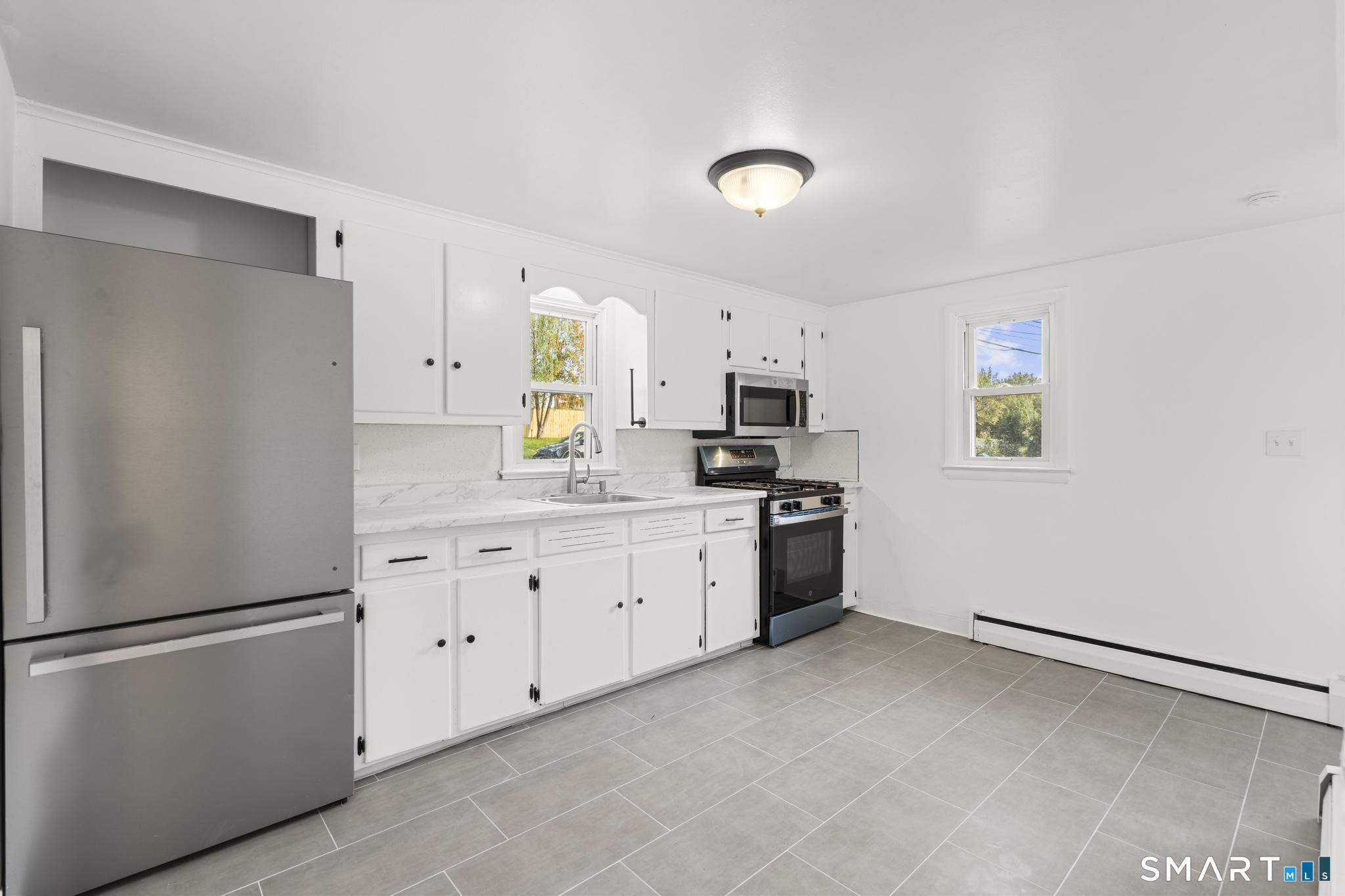 18 Gilbert Lane Branford CT 06405