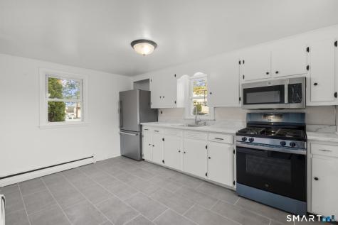 18 Gilbert Lane Branford CT 06405