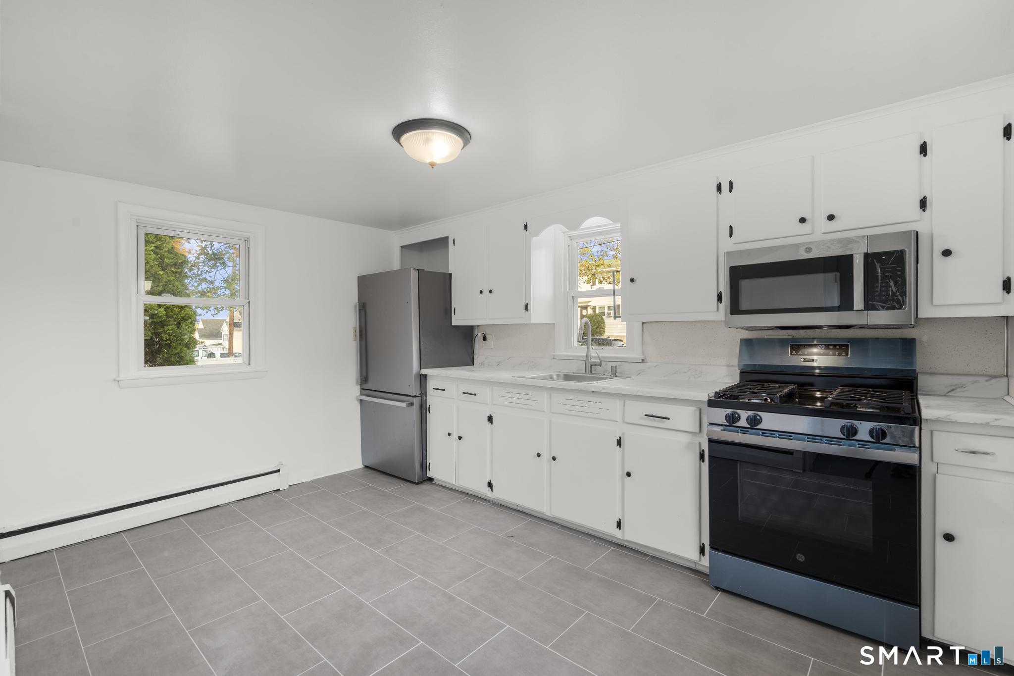 18 Gilbert Lane Branford CT 06405