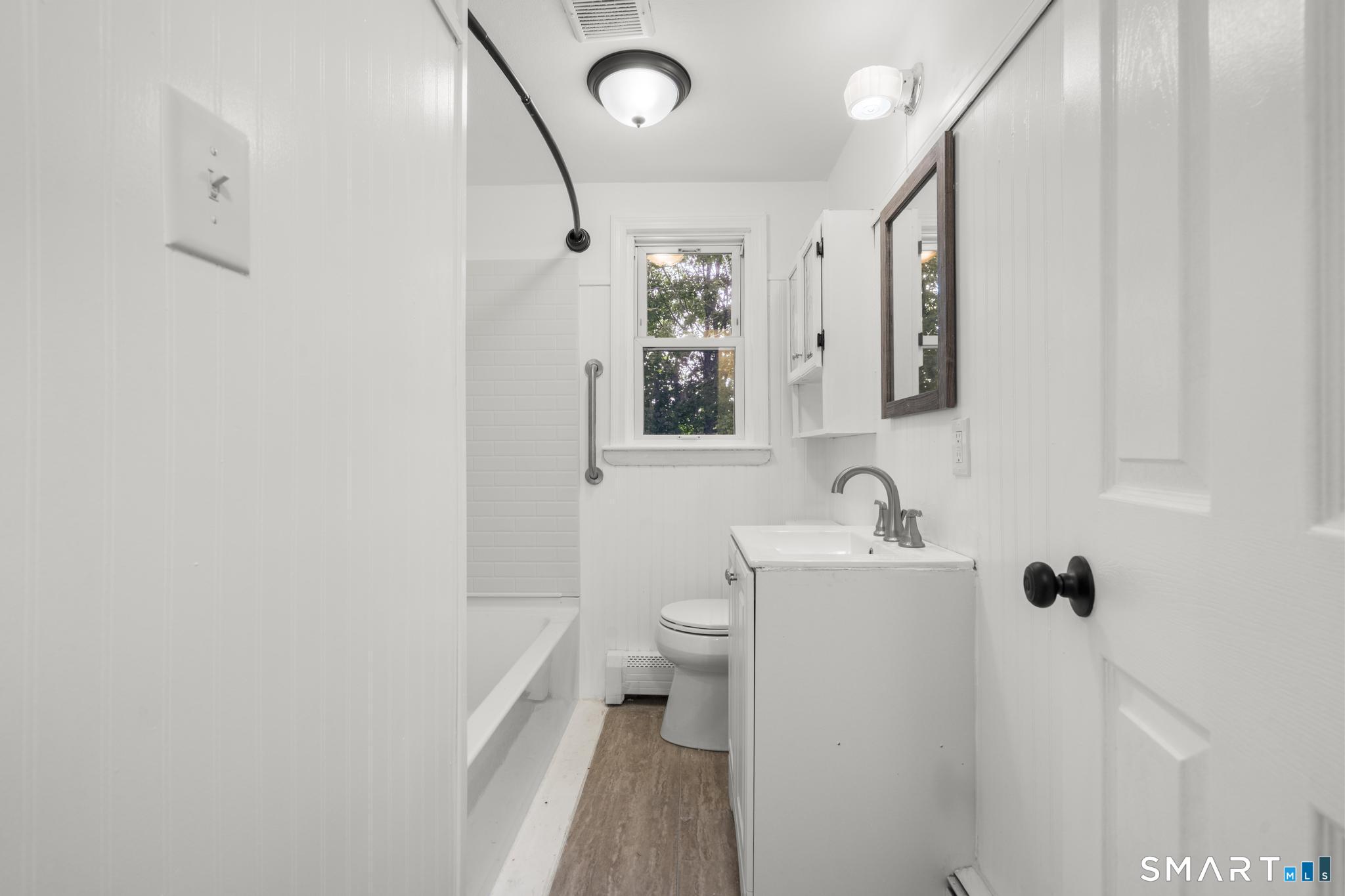 18 Gilbert Lane Branford CT 06405