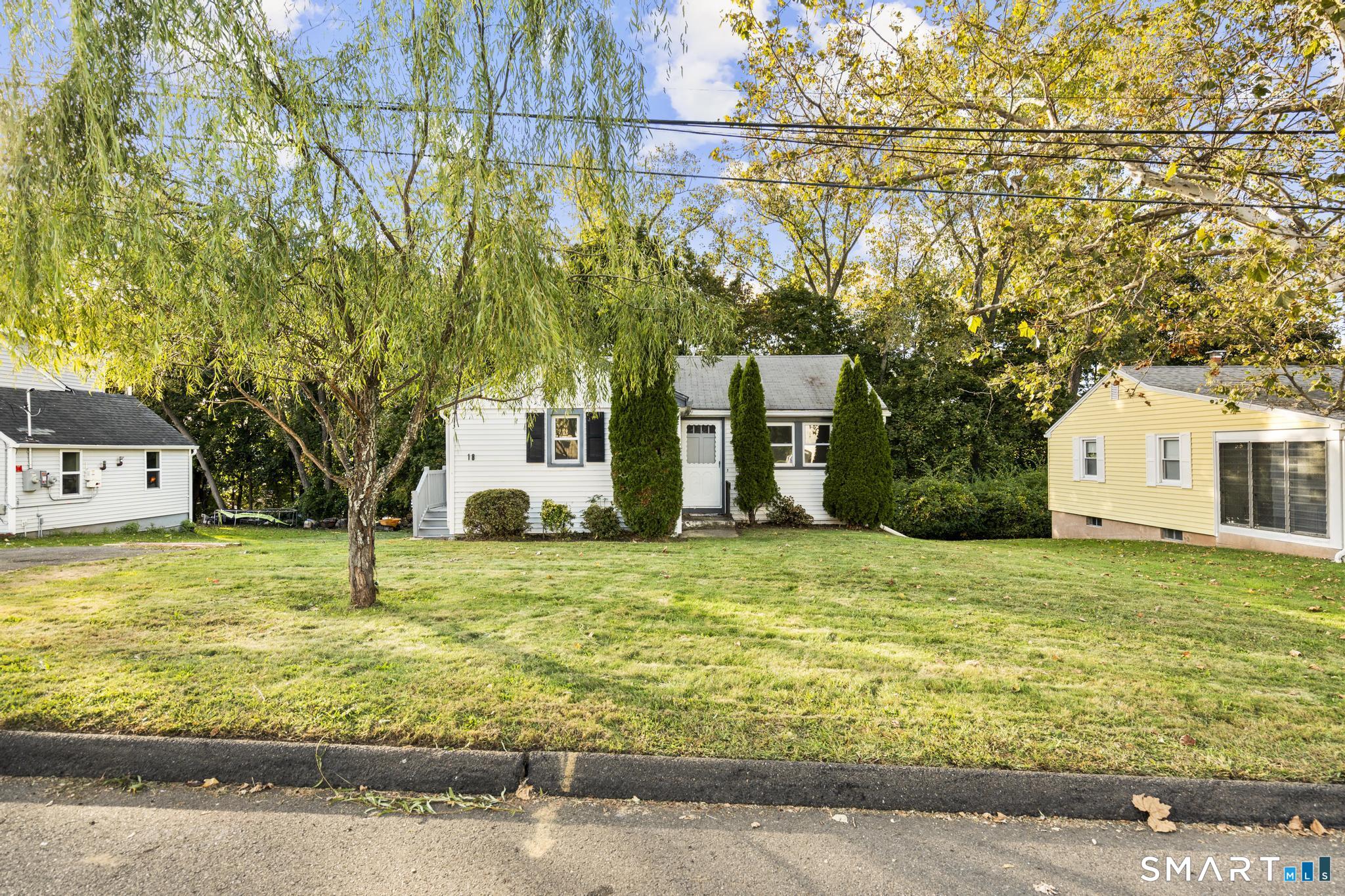 18 Gilbert Lane Branford CT 06405