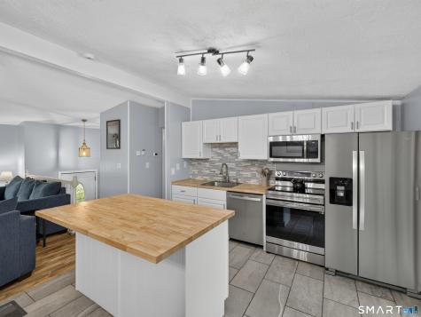 6 Pennywise Lane Ledyard CT 06339