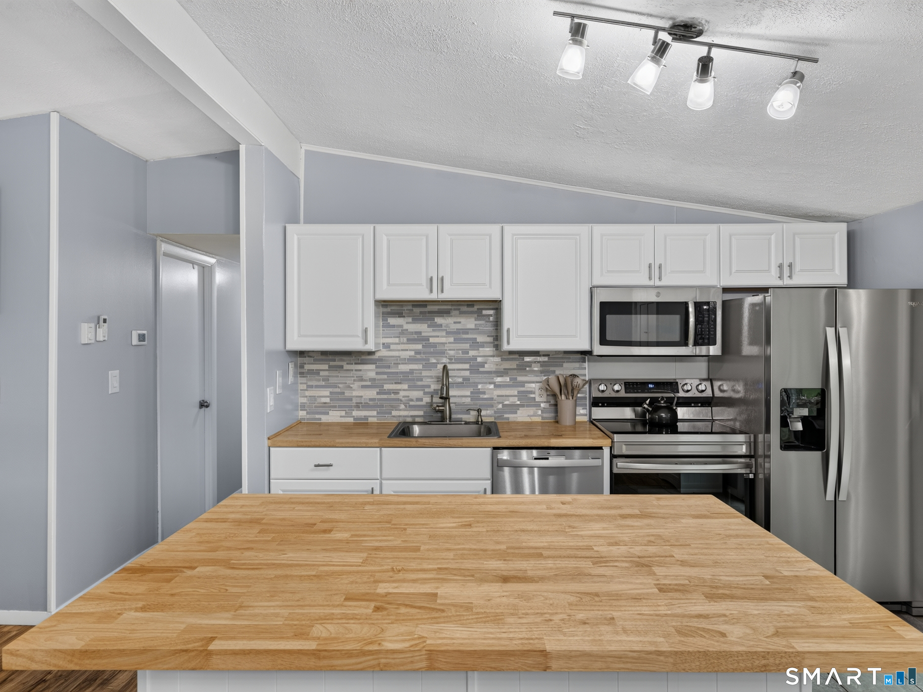 6 Pennywise Lane Ledyard CT 06339