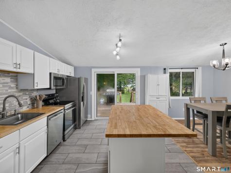 6 Pennywise Lane Ledyard CT 06339