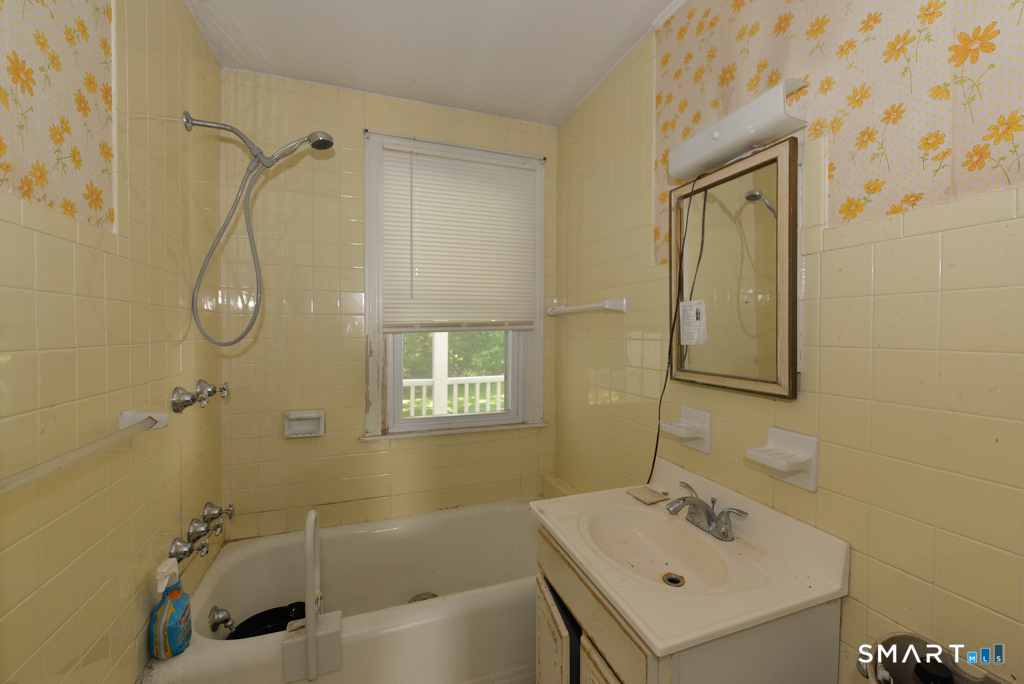 236 East Waterbury Road Naugatuck CT 06770