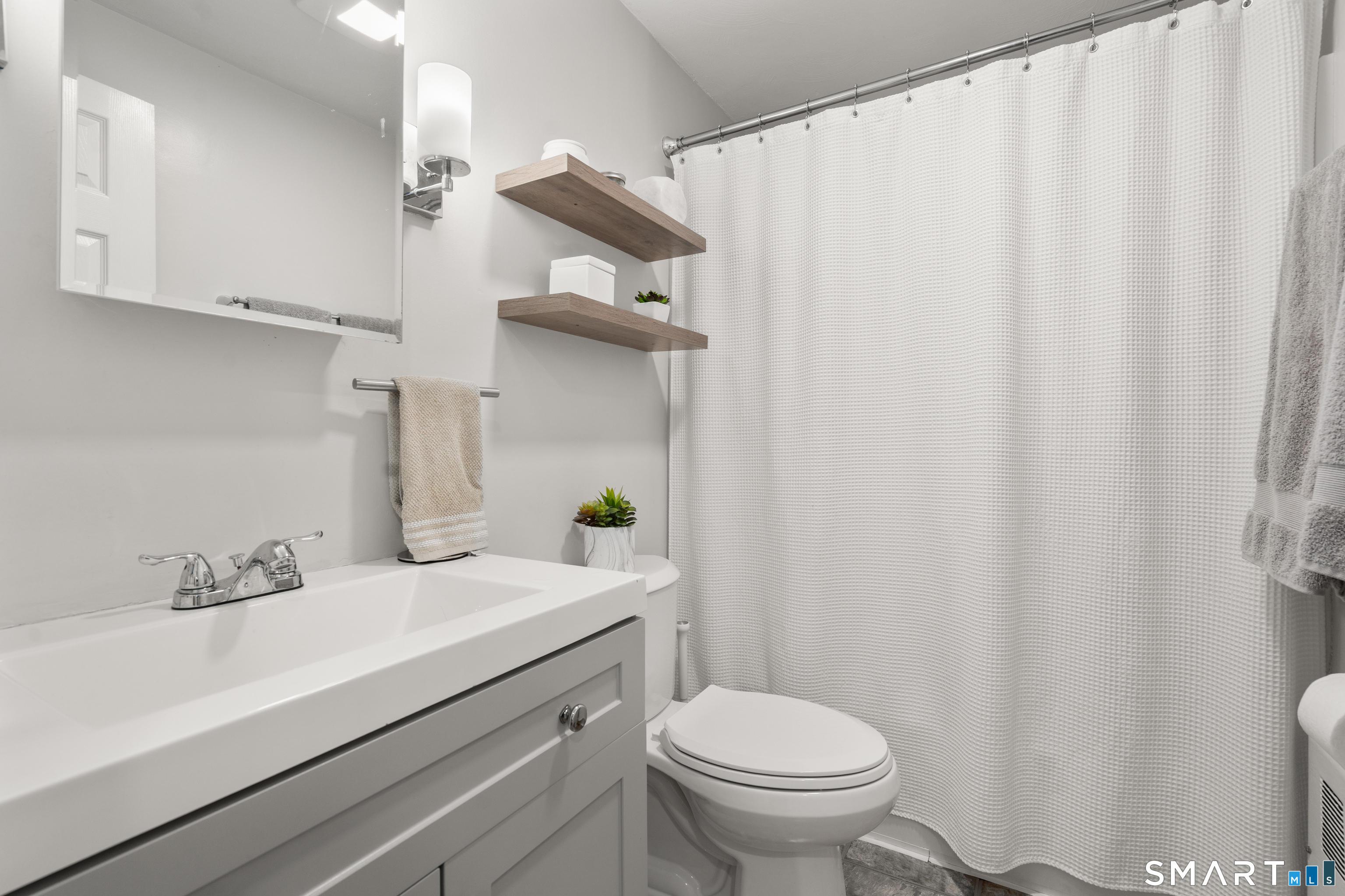 22 Brookdale Avenue Bloomfield CT 06002
