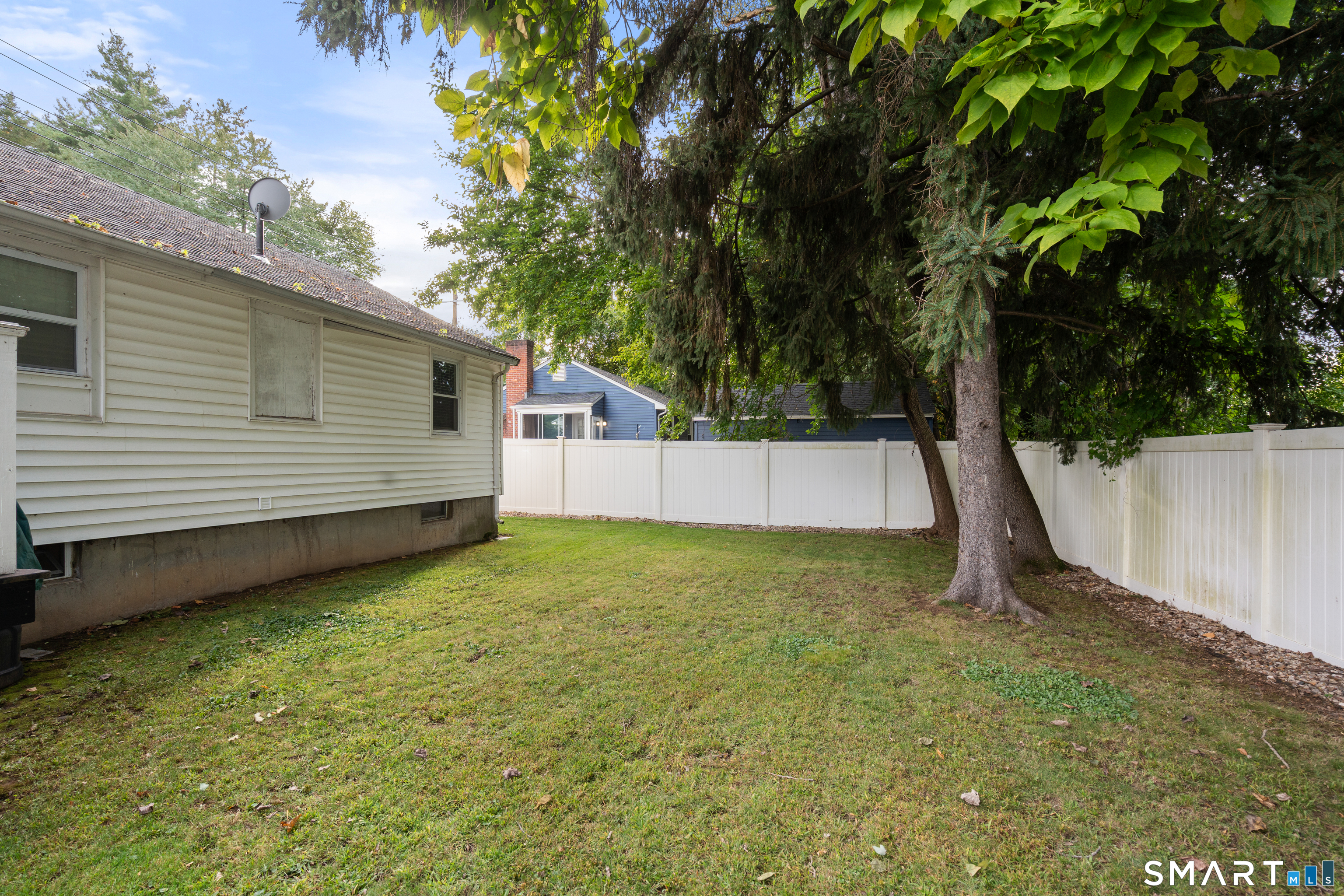 22 Brookdale Avenue Bloomfield CT 06002