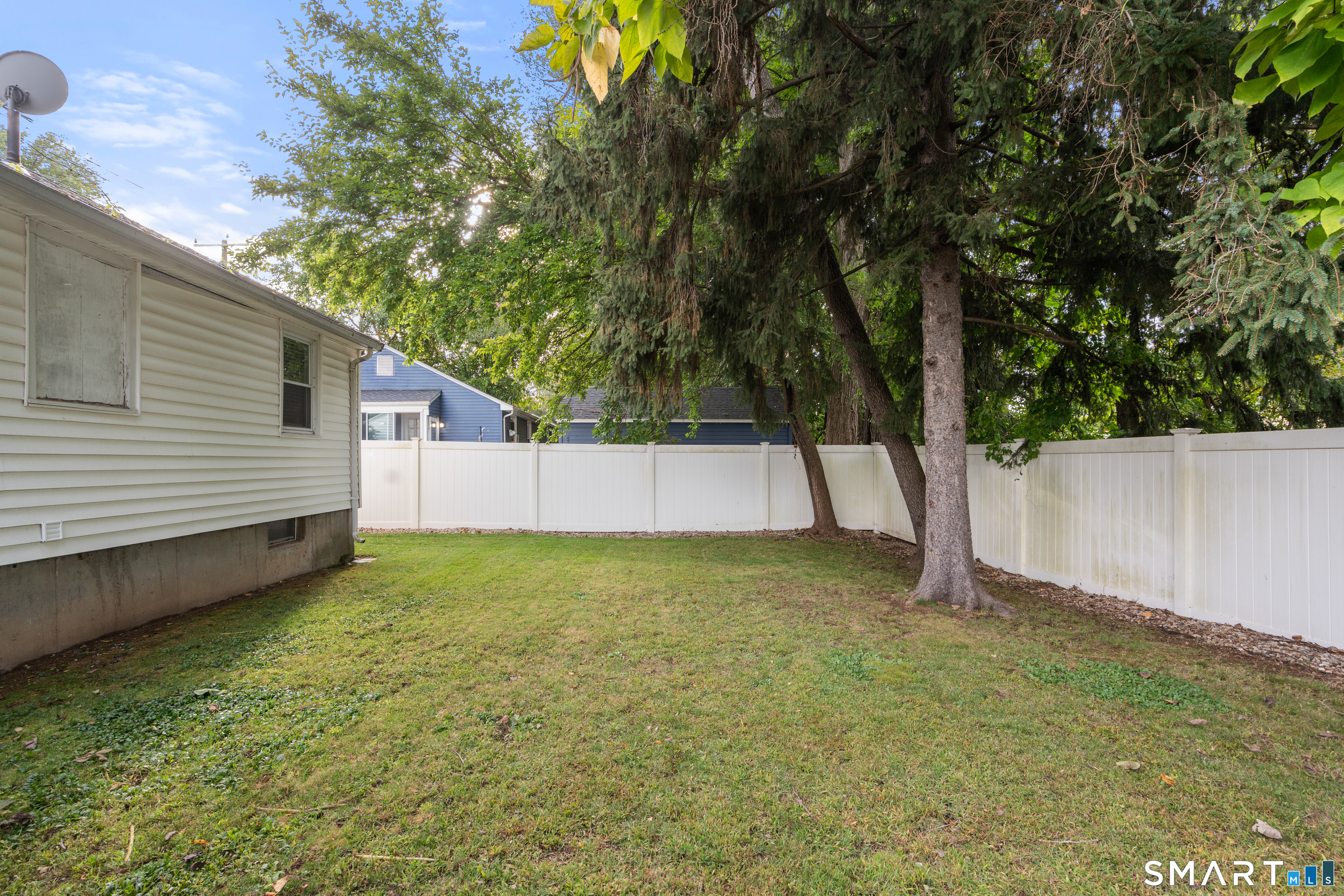 22 Brookdale Avenue Bloomfield CT 06002