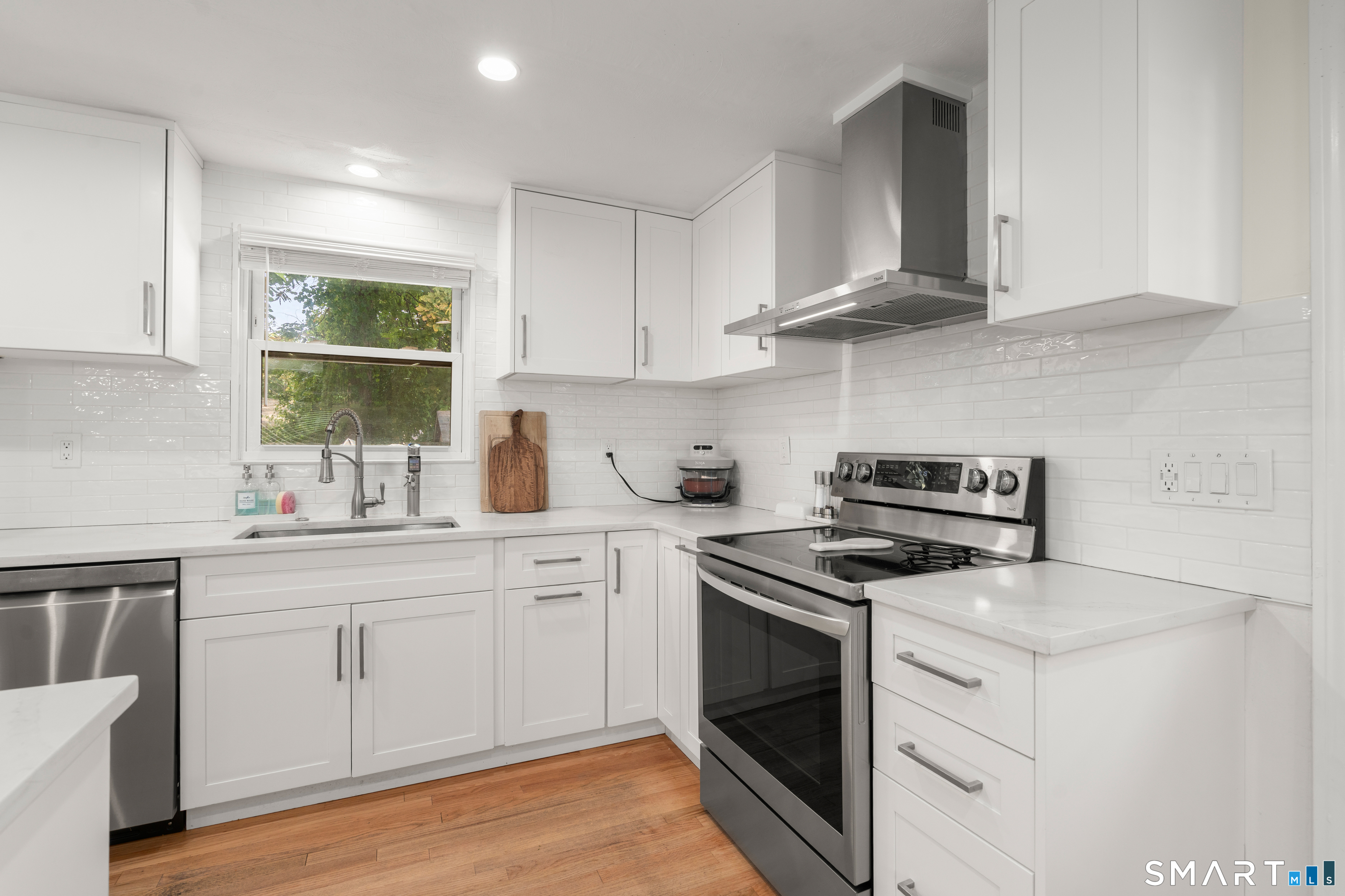 22 Brookdale Avenue Bloomfield CT 06002