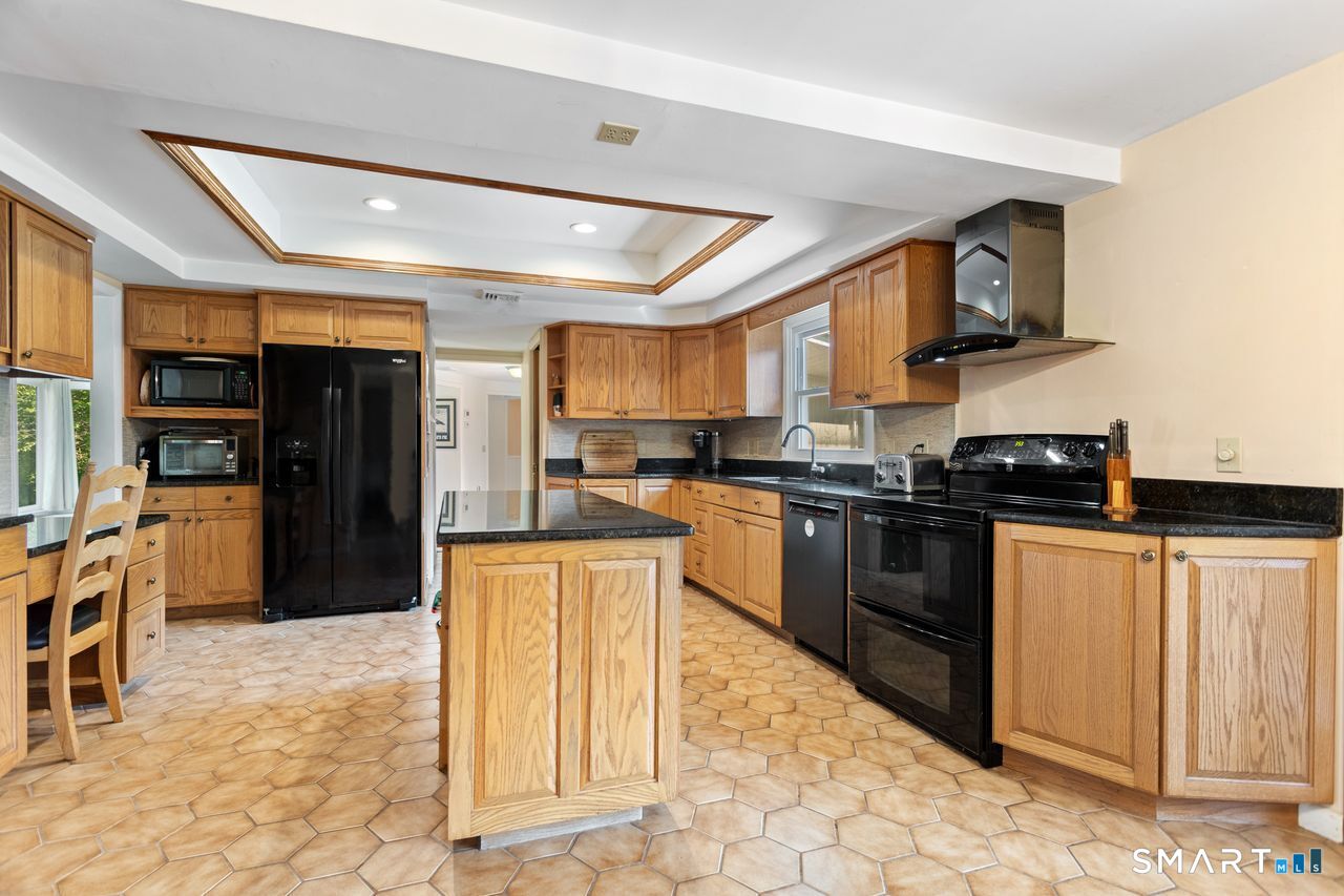 18-A Governors Lane Bethel CT 06801