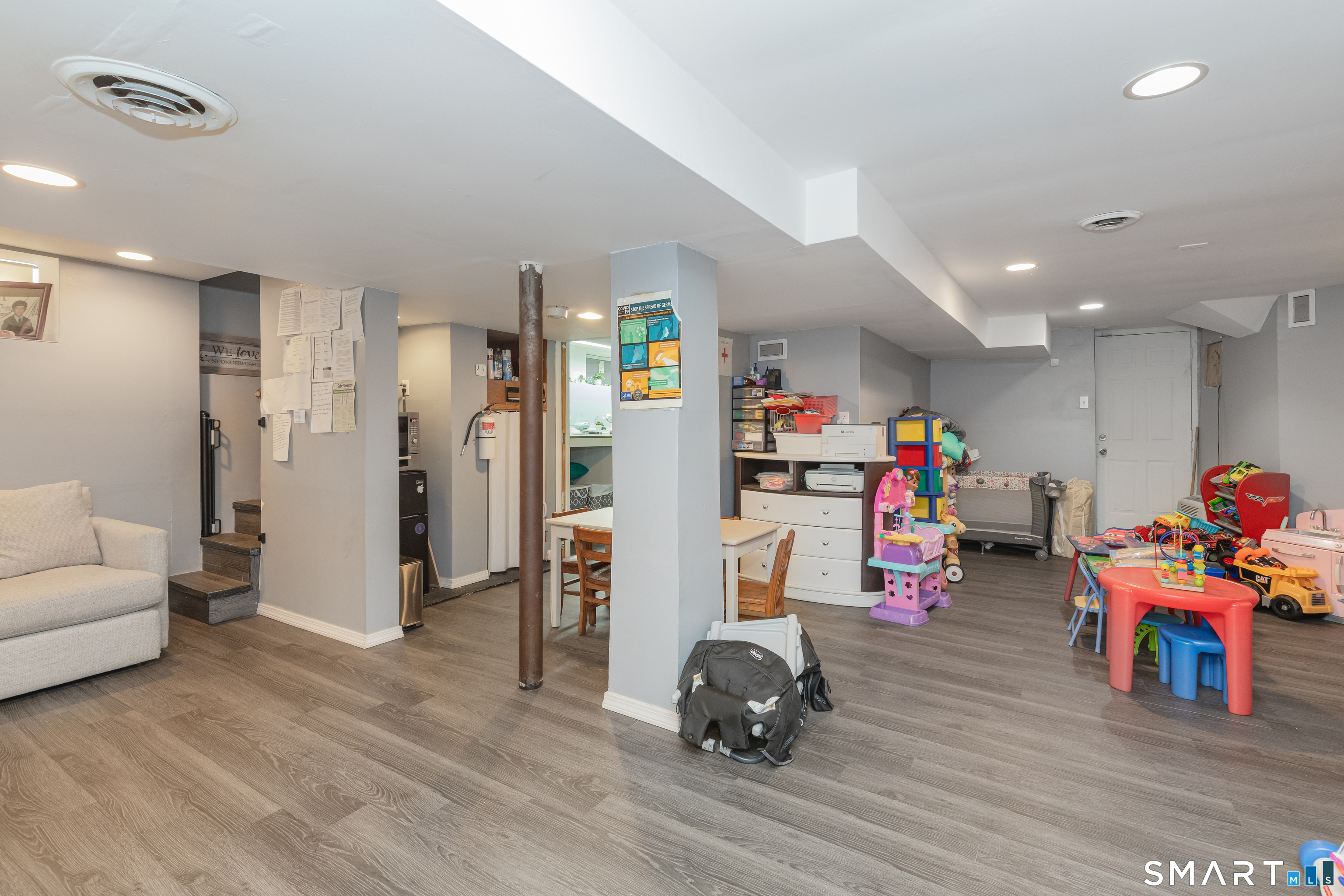 578 Beechmont Avenue Bridgeport CT 06606