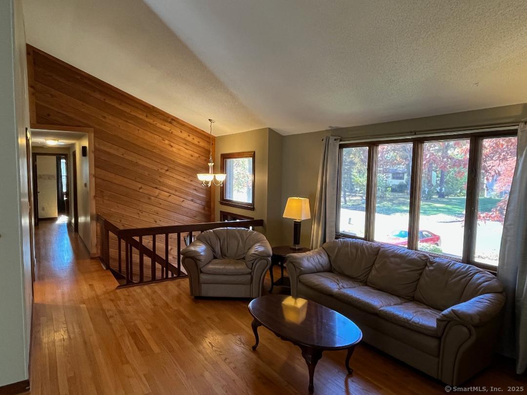 34 Stonehenge Drive Windsor CT 06095