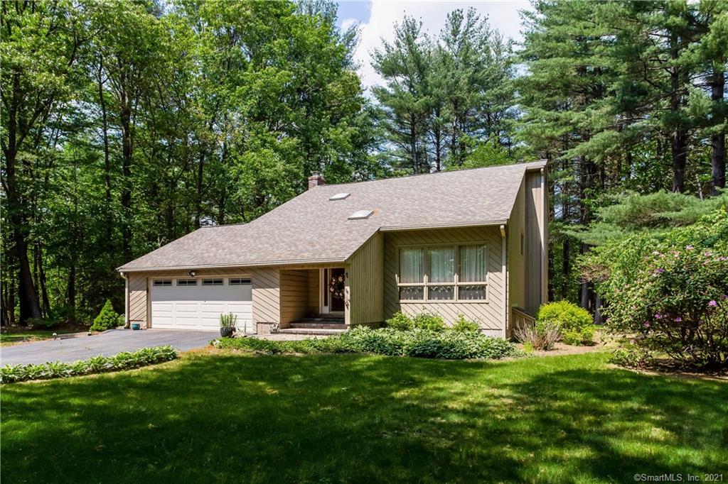 10 Woodridge Circle Canton CT 06019