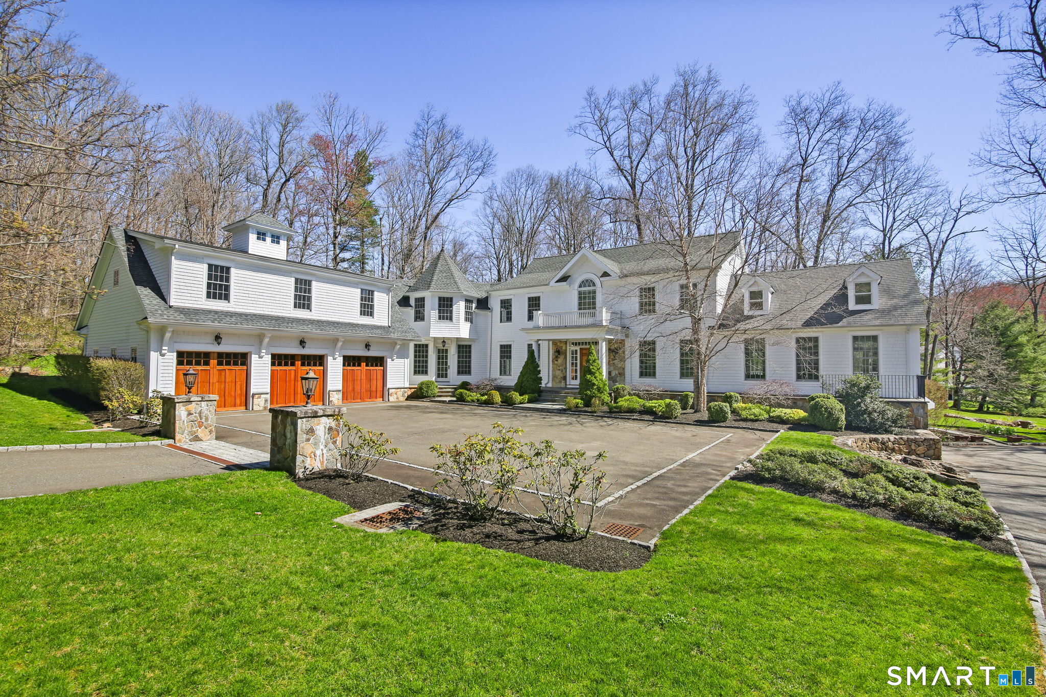 323 Smith Ridge Road New Canaan CT 06840