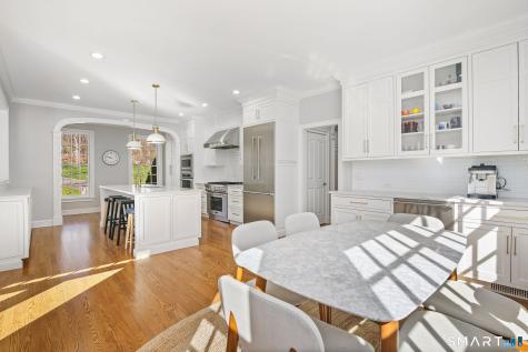 323 Smith Ridge Road New Canaan CT 06840