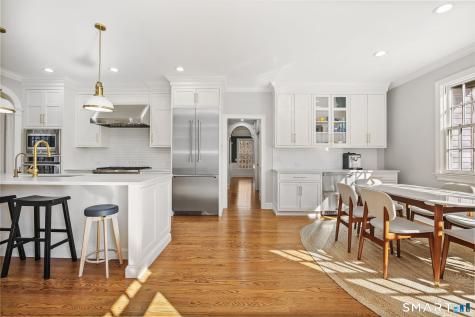 323 Smith Ridge Road New Canaan CT 06840