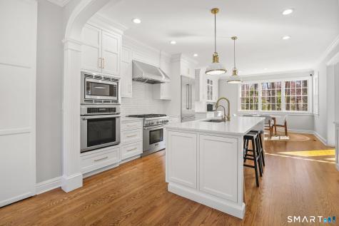 323 Smith Ridge Road New Canaan CT 06840