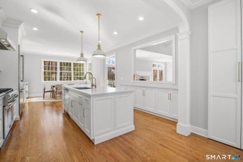 323 Smith Ridge Road New Canaan CT 06840