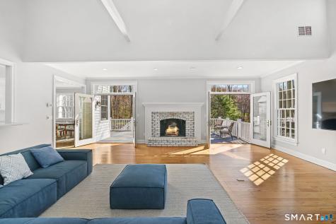 323 Smith Ridge Road New Canaan CT 06840