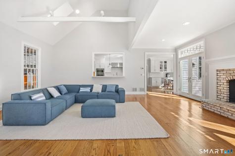 323 Smith Ridge Road New Canaan CT 06840