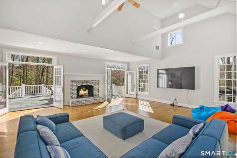 323 Smith Ridge Road New Canaan CT 06840