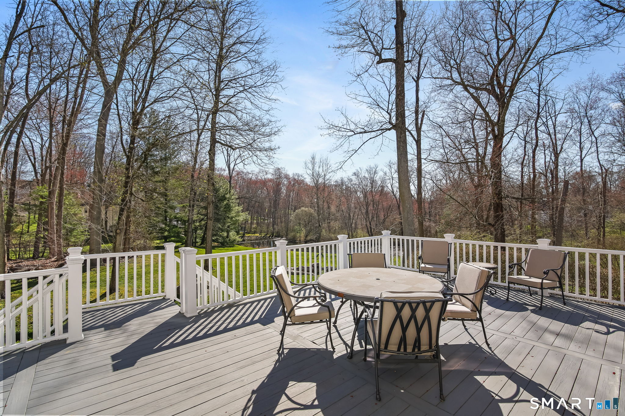 323 Smith Ridge Road New Canaan CT 06840