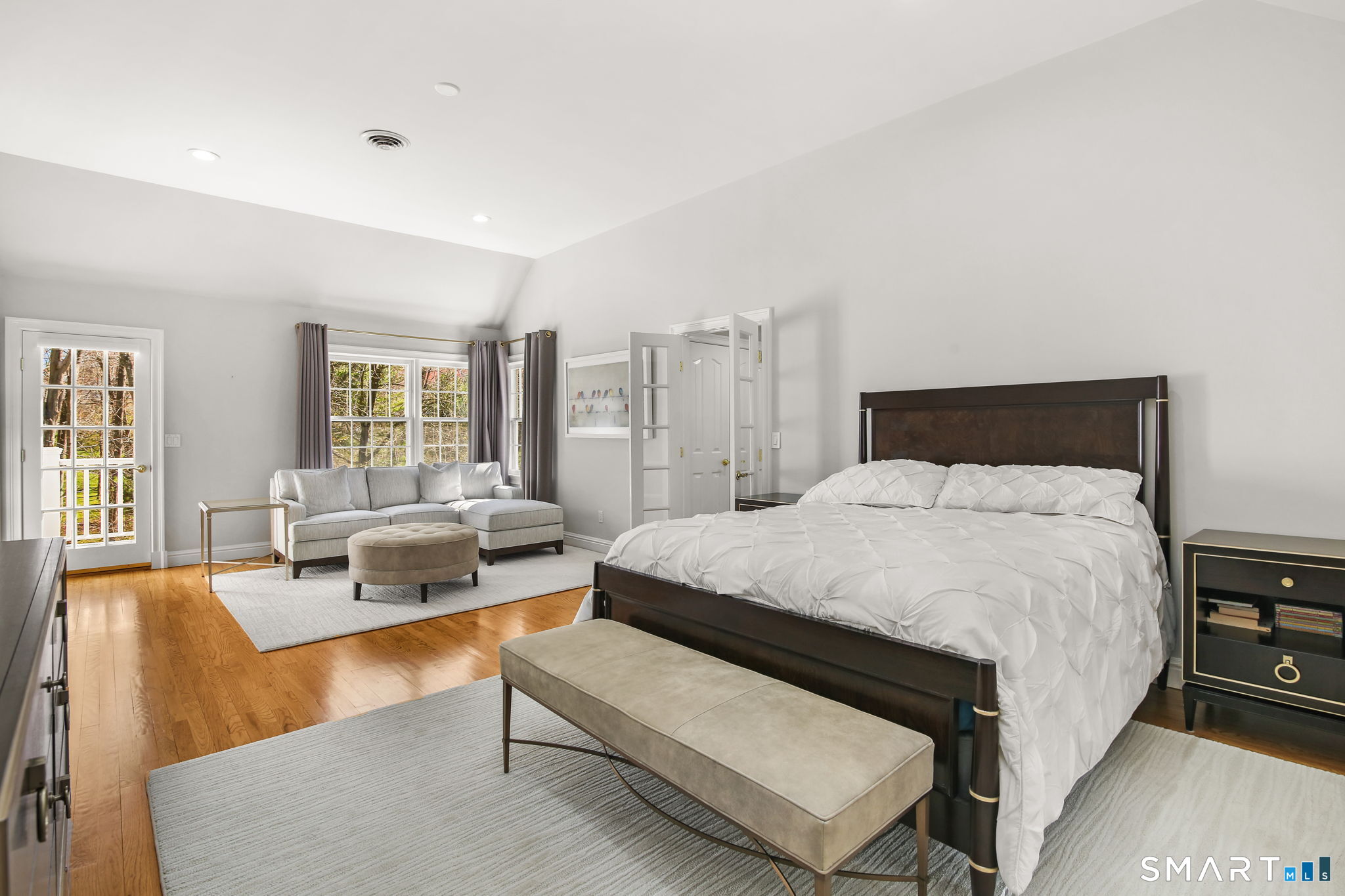 323 Smith Ridge Road New Canaan CT 06840