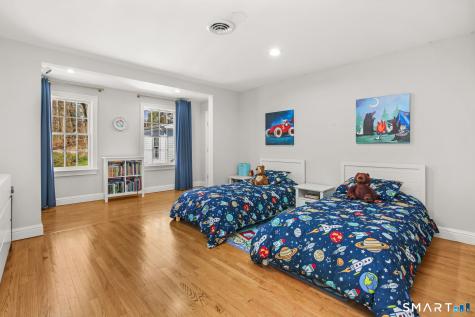 323 Smith Ridge Road New Canaan CT 06840