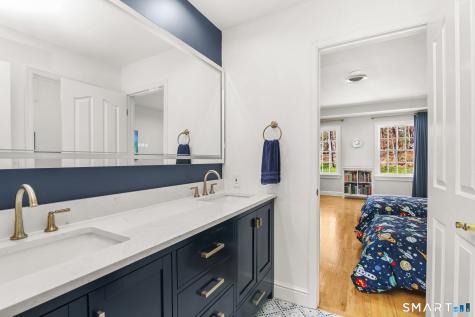 323 Smith Ridge Road New Canaan CT 06840