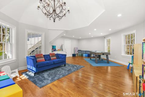 323 Smith Ridge Road New Canaan CT 06840
